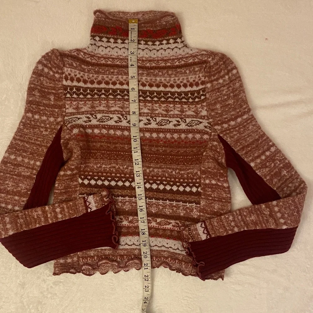 Free People Maroon and White Turtleneck Sweater